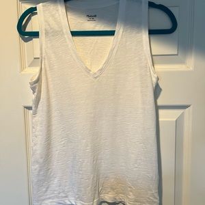 White v neck tank